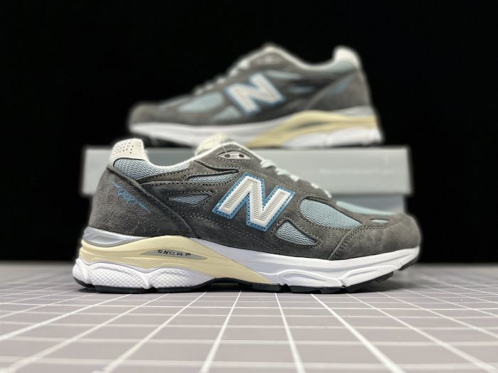 New Balance 990