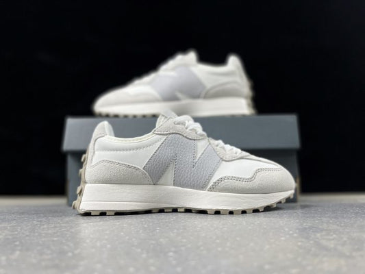 New Balance 327