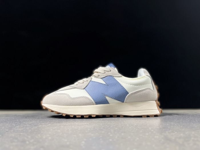 New Balance 327