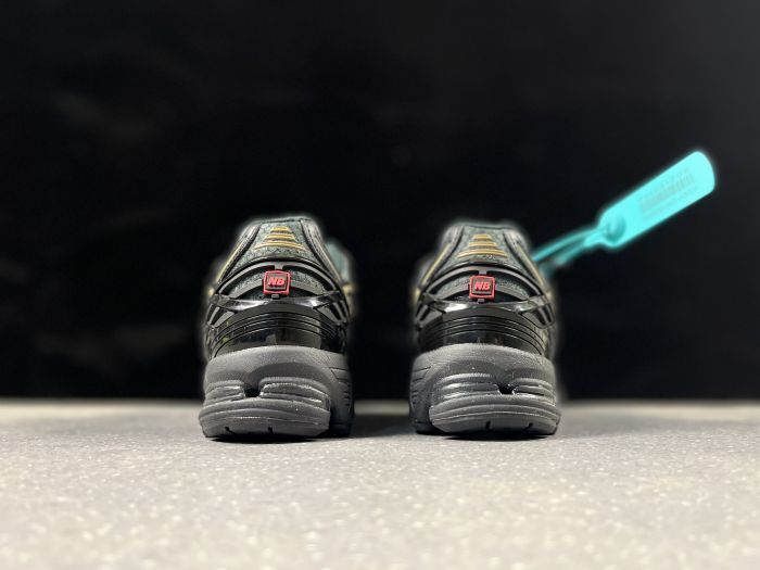 New Balance 1906R