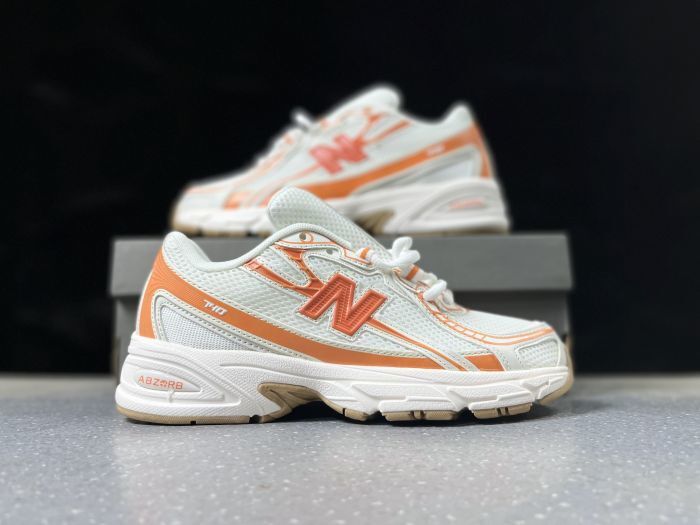 New Balance 740