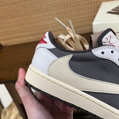 Air Jordan 1 Low OG Travis Scott Reverse Mocha