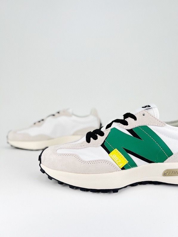 New Balance 327