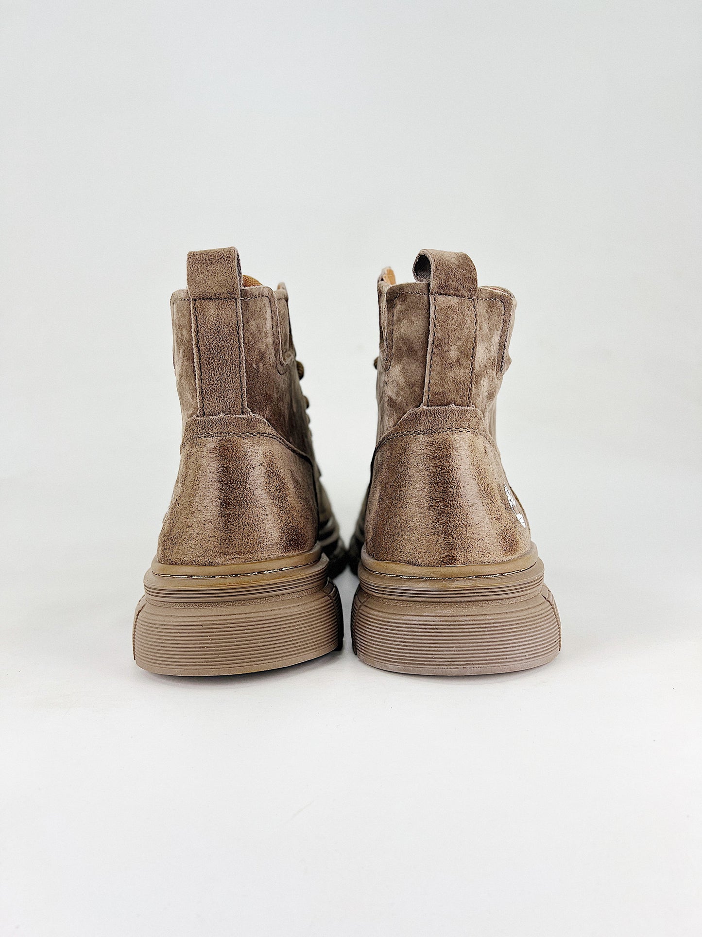 Timberland Distressed Chukka Boots