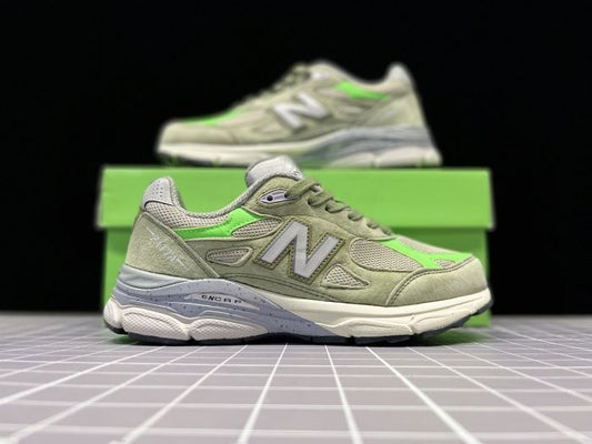 New Balance 990