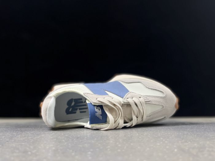 New Balance 327