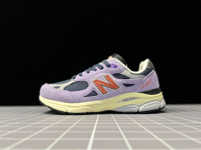 New Balance 990