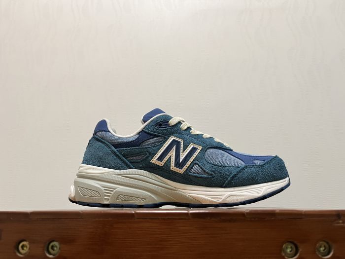 New Balance 990