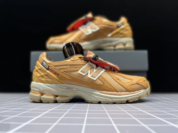 New Balance 1906R