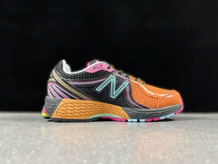 New Balance 860