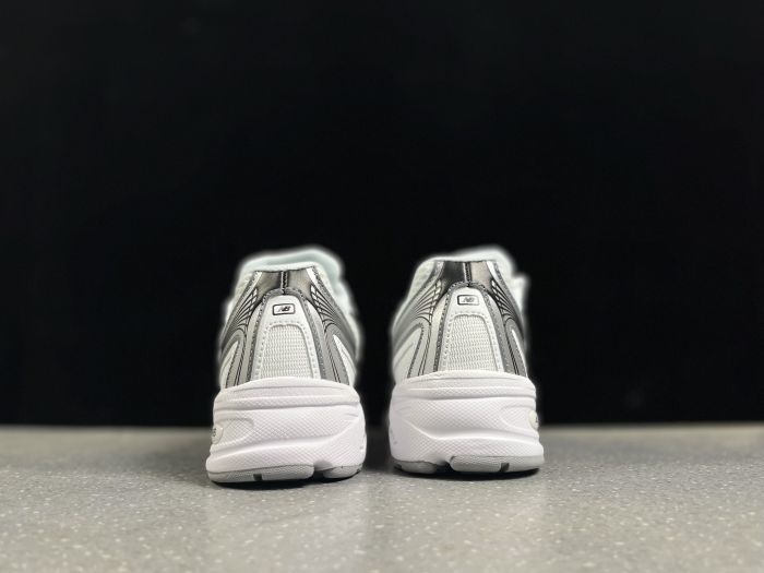 New Balance 740