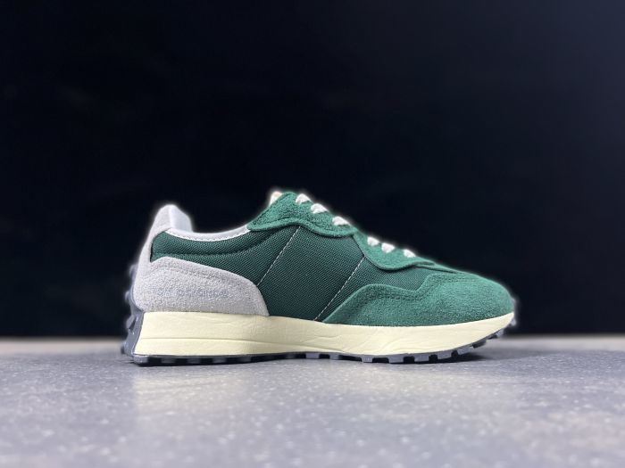 New Balance 327