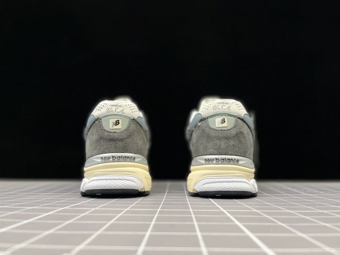 New Balance 990