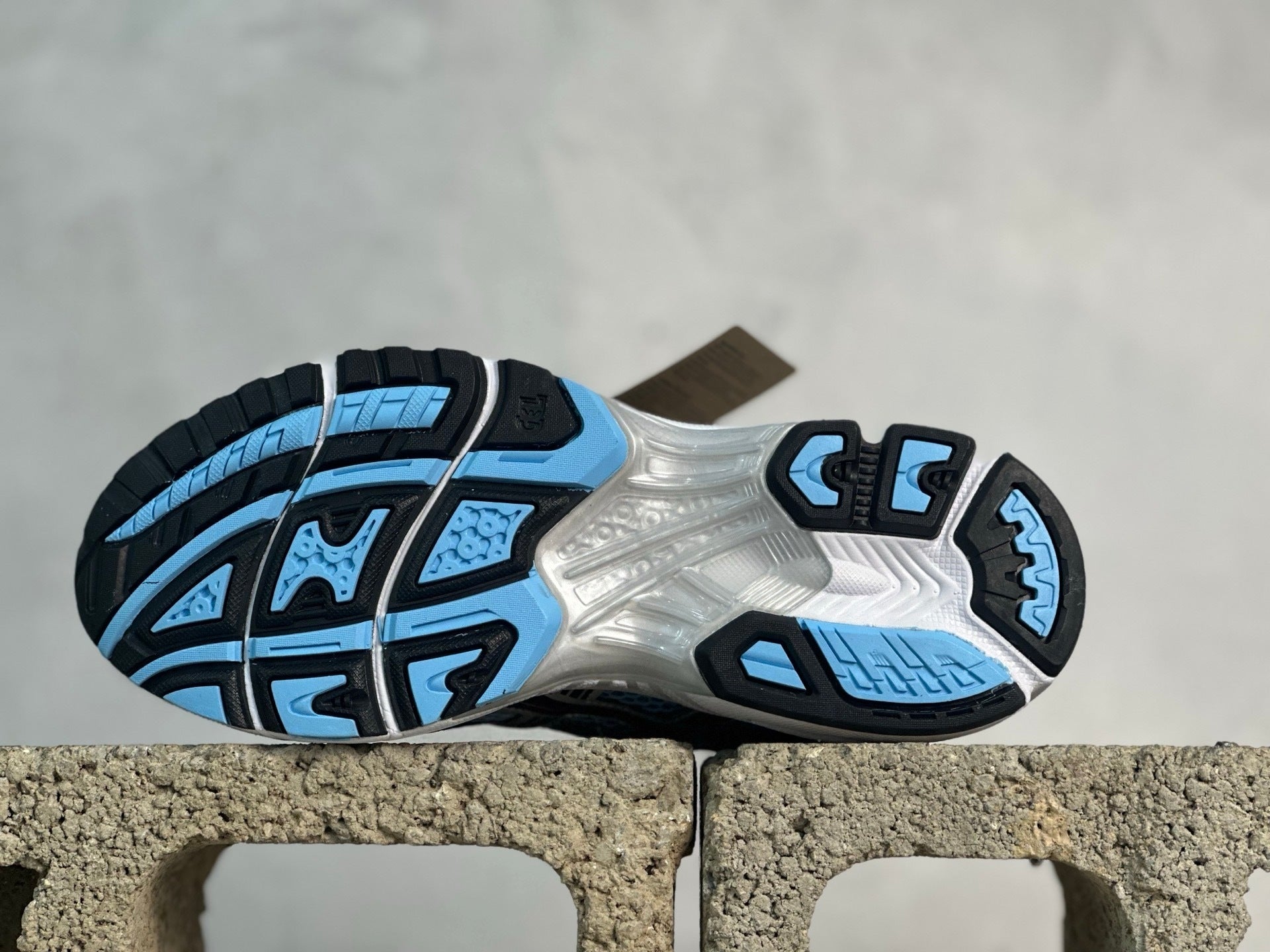 ASICS GEL-Kayano 14