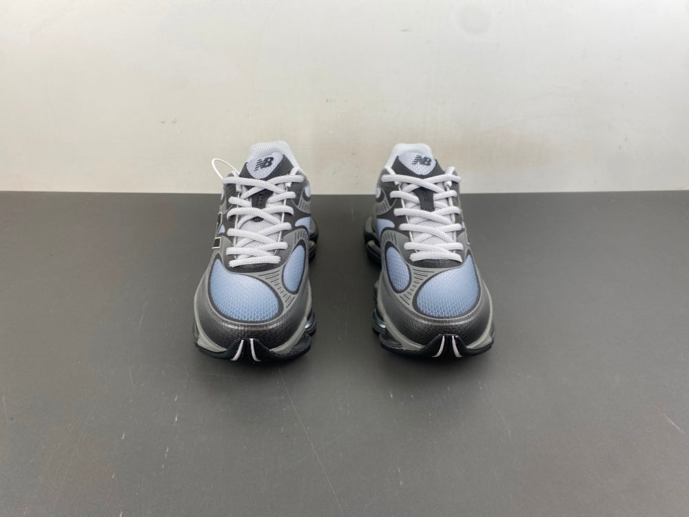 New Balance 2000