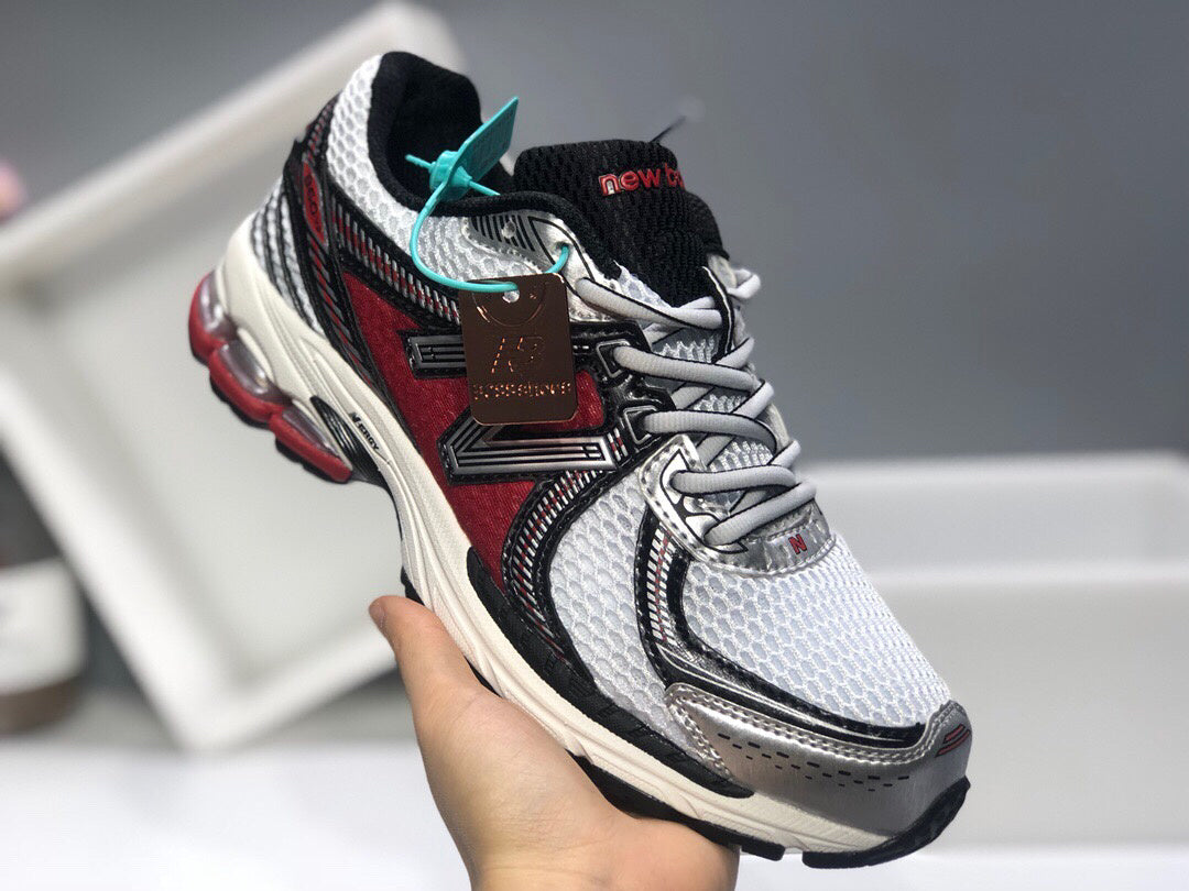 New Balance 860