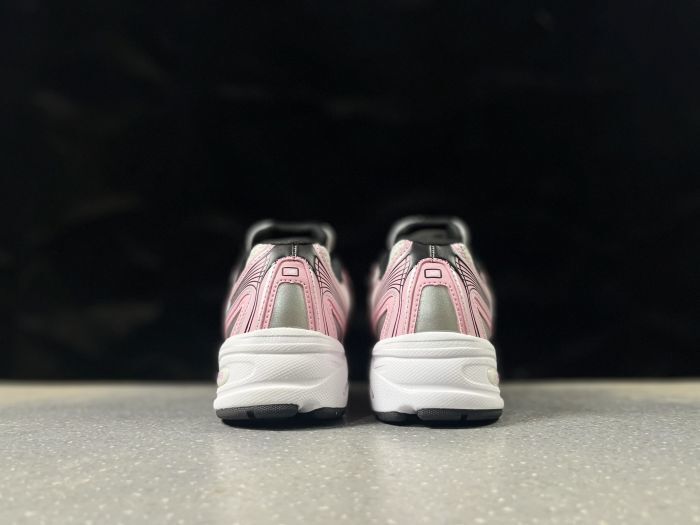 New Balance 740