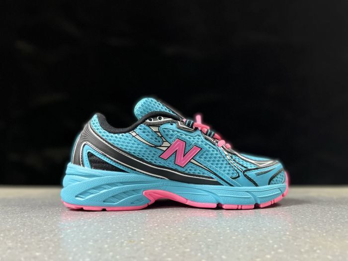 New Balance 740