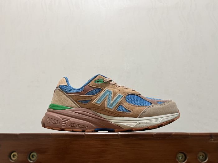New Balance 990