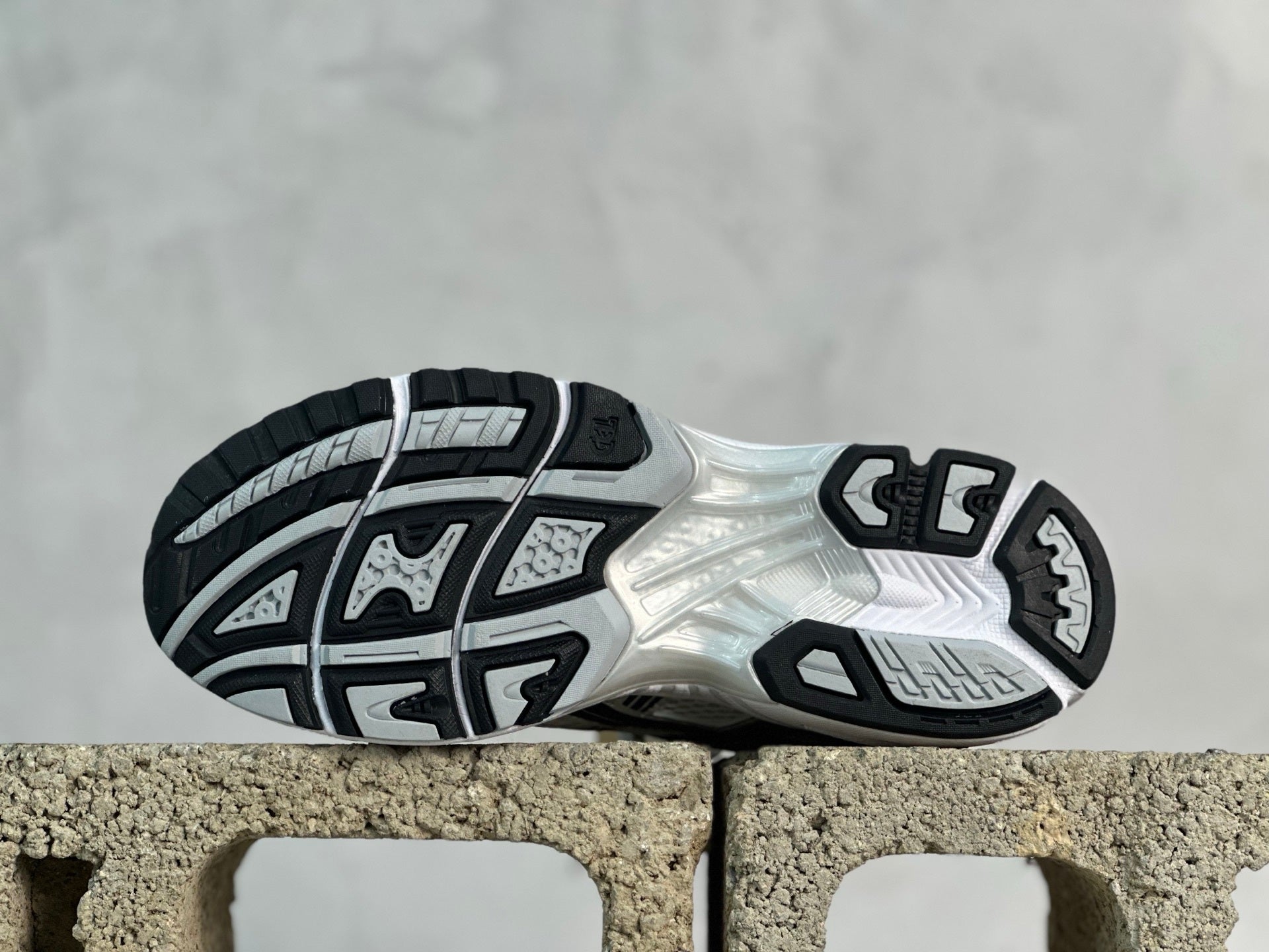 ASICS GEL-Kayano 14
