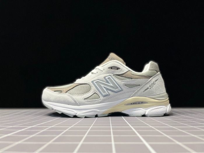New Balance 990
