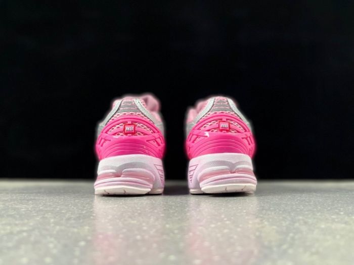 New Balance 1906R