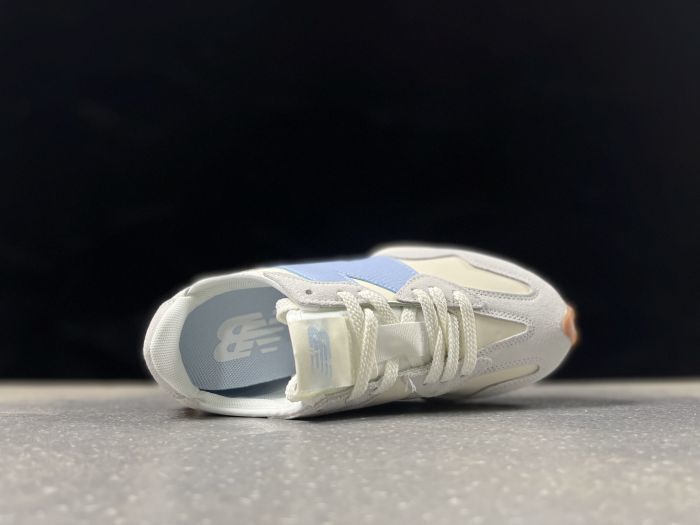 New Balance 327