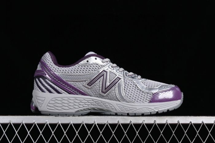 New Balance 860