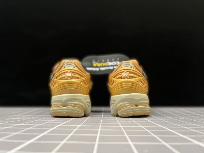 New Balance 1906R