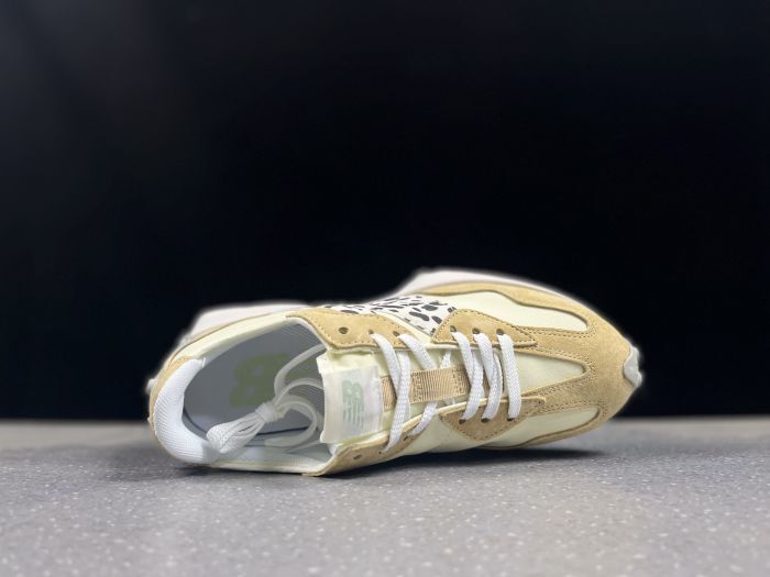 New Balance 327