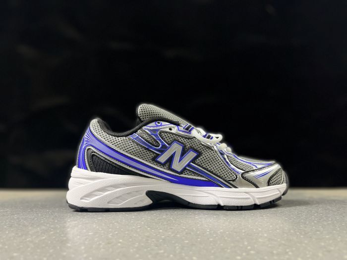 New Balance 740