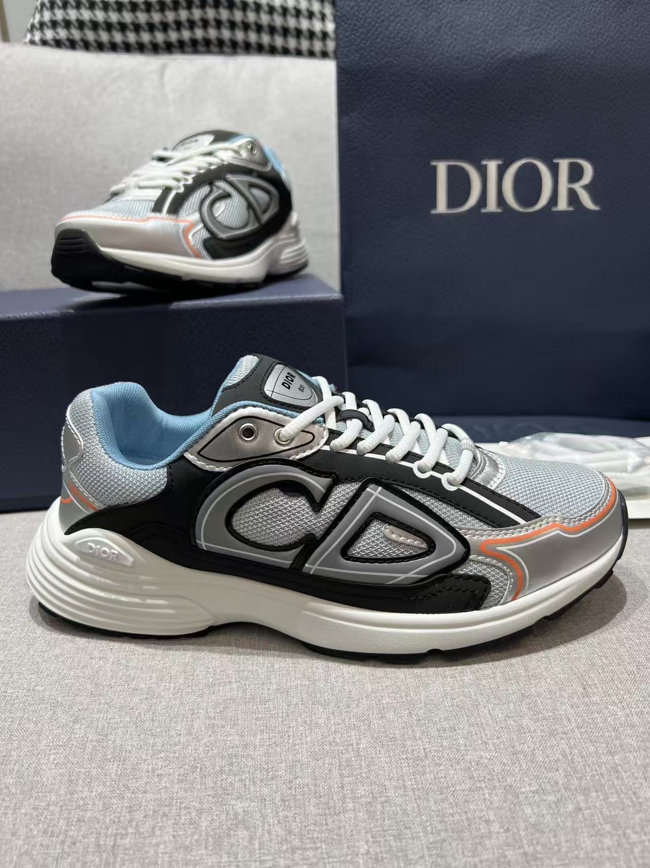 Dior B30