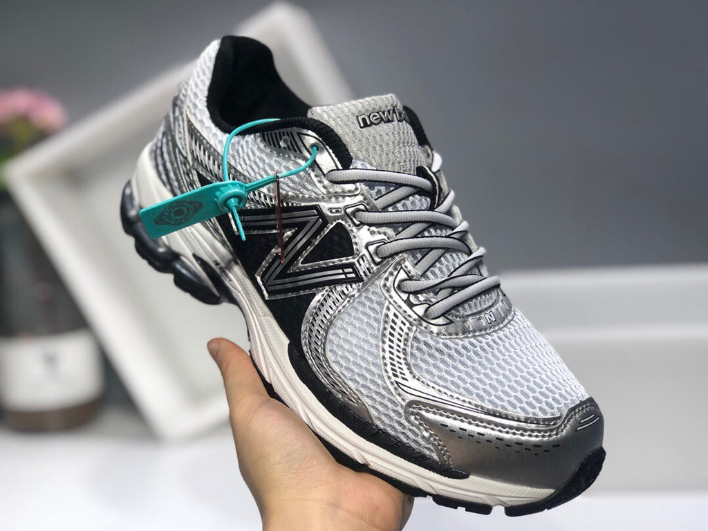 New Balance 860