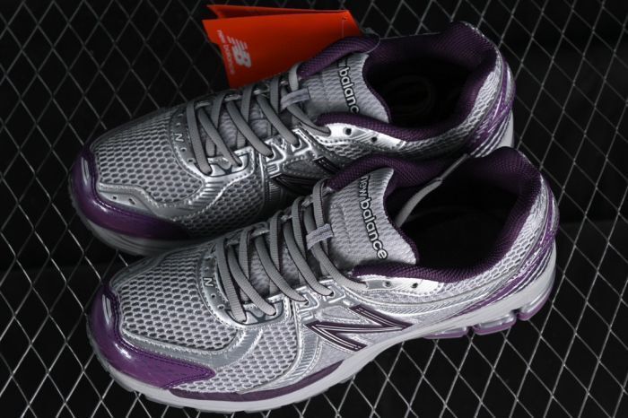 New Balance 860