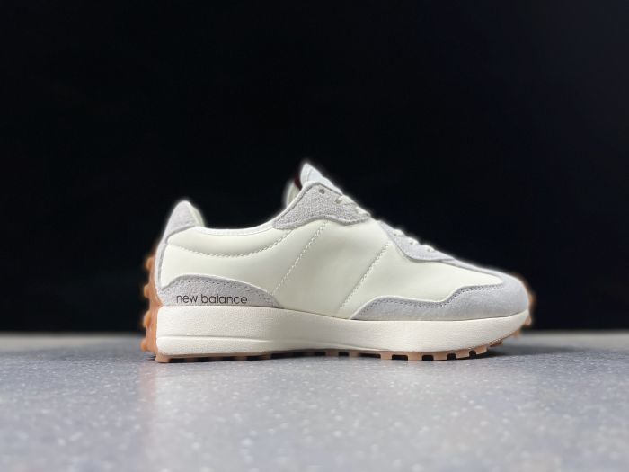New Balance 327