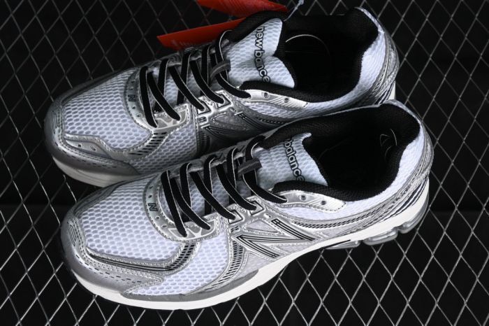 New Balance 860