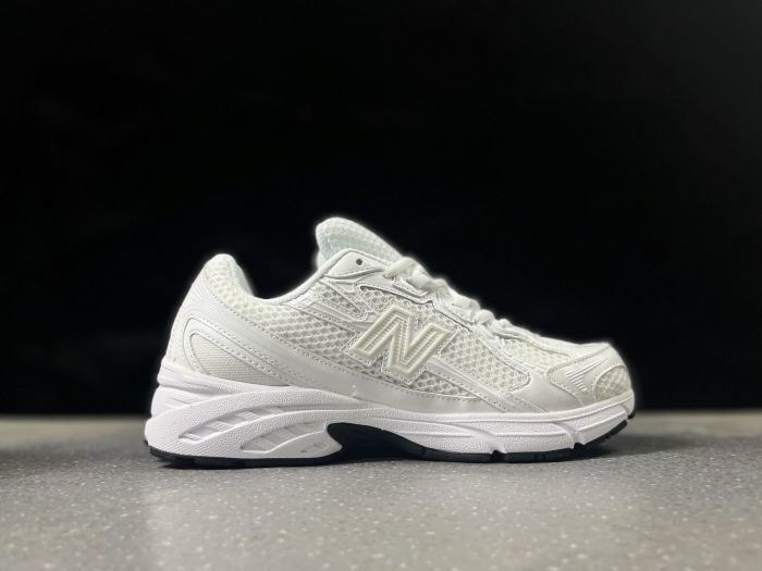 New Balance 740