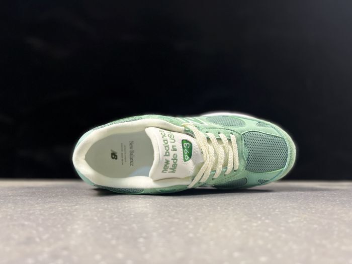New Balance 993
