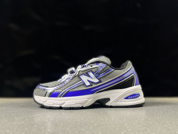 New Balance 740