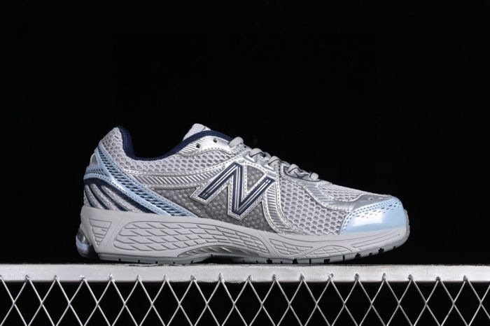 New Balance 860
