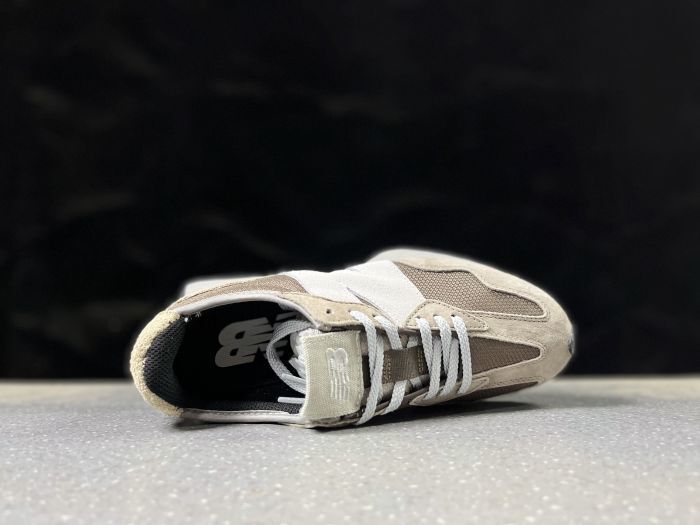 New Balance 327