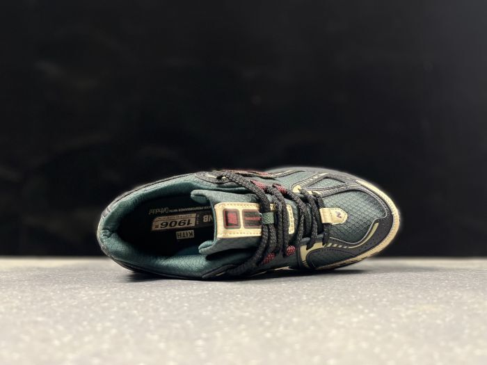 New Balance 1906R