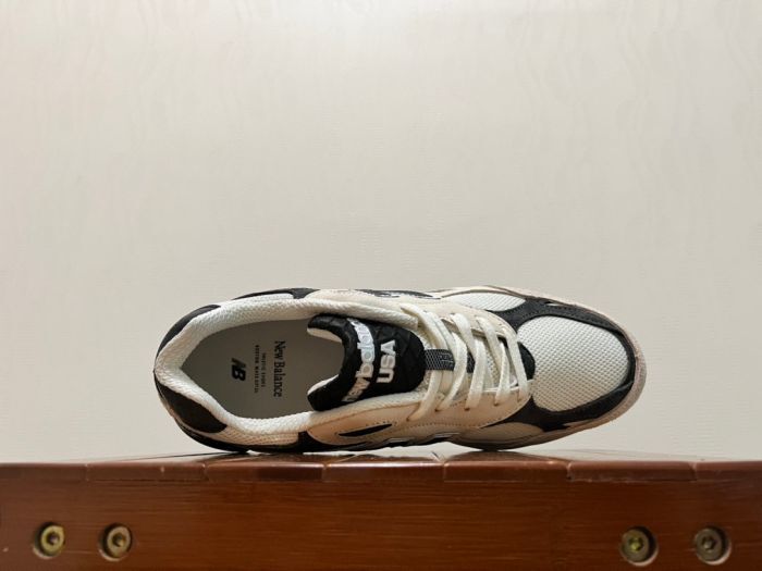New Balance 990