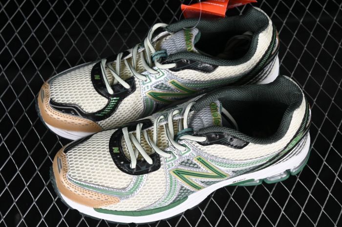 New Balance 860