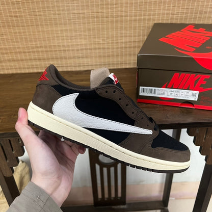 Air Jordan 1 Low Travis Scott Mocha