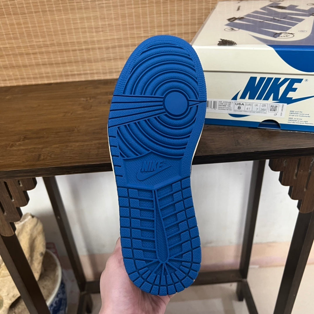 Air Jordan 1 Low Travis Scott Mocha