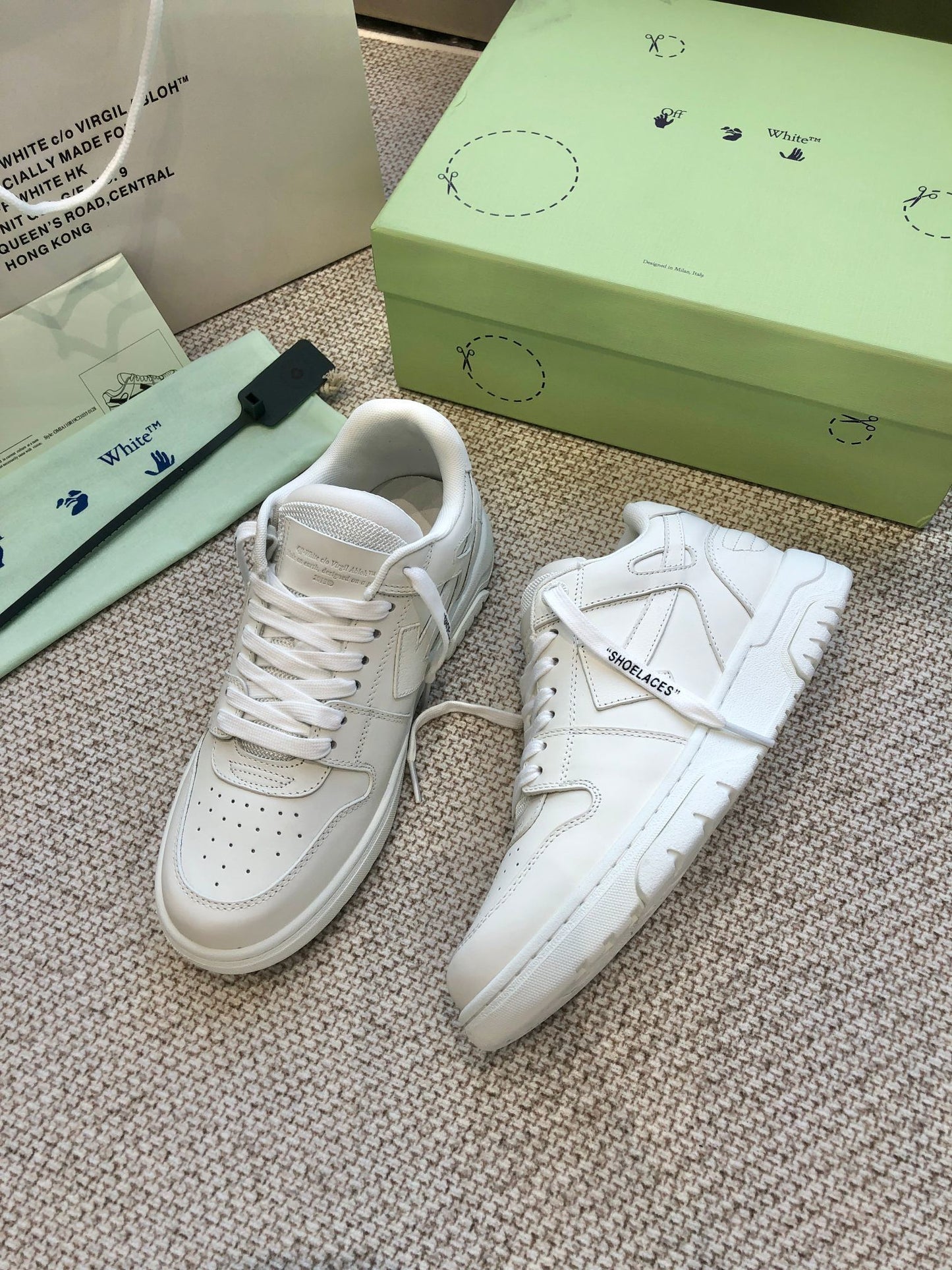 OFF-White Out Of Office