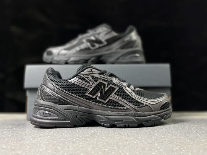 New Balance 740