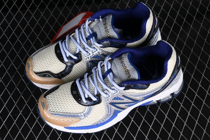 New Balance 860