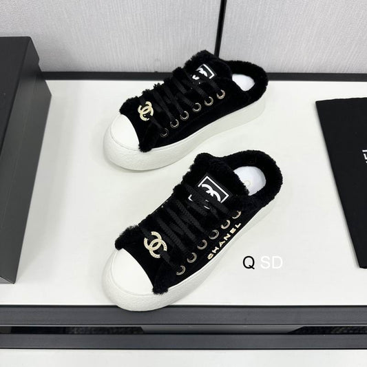 Chanel CC Tweed Sneakers – Black